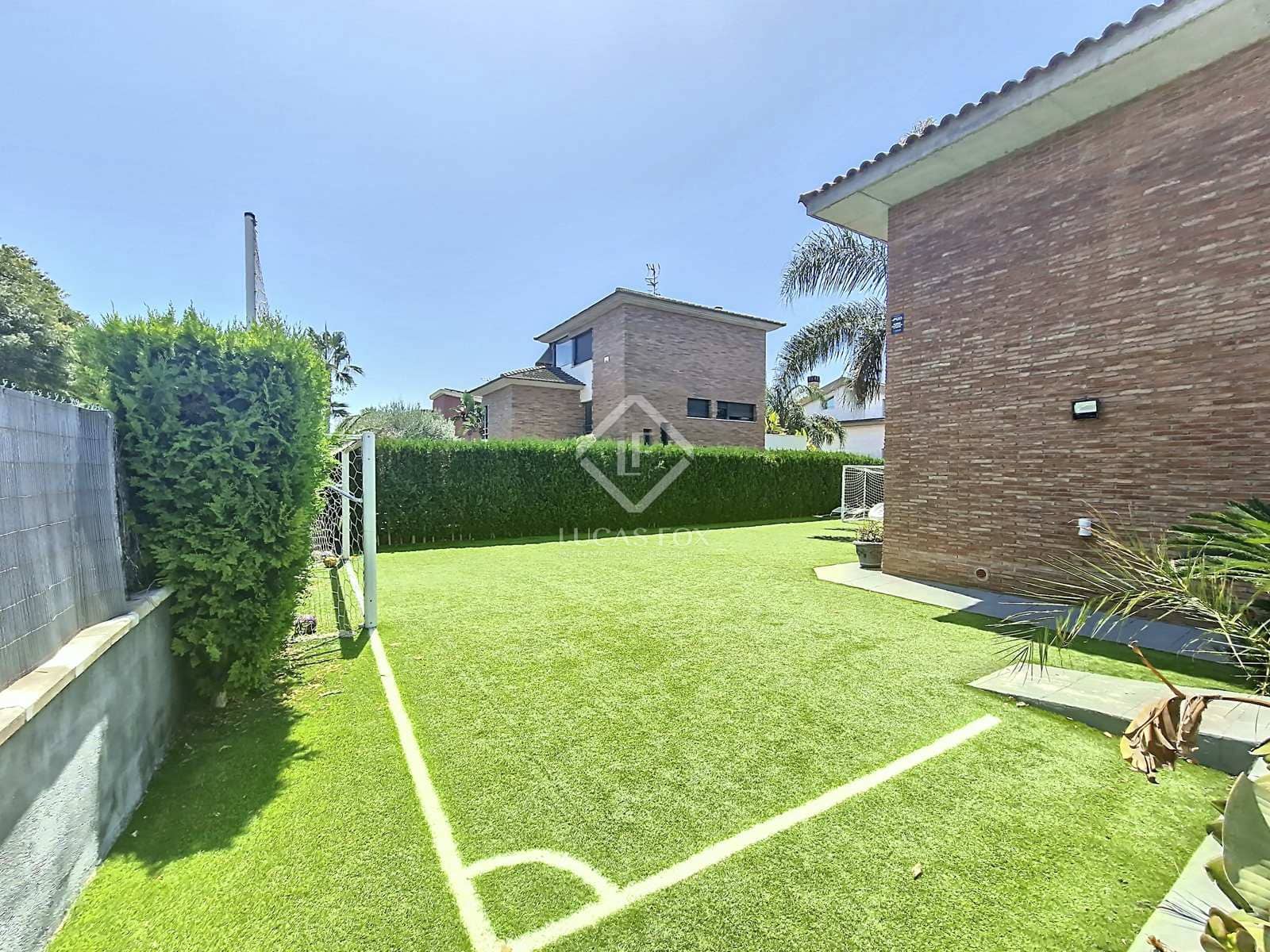 4 soveværelse Villa til salg i Vilanova i la Geltru med swimmingpool garage - € 879.000 (Ref: 8456414)
