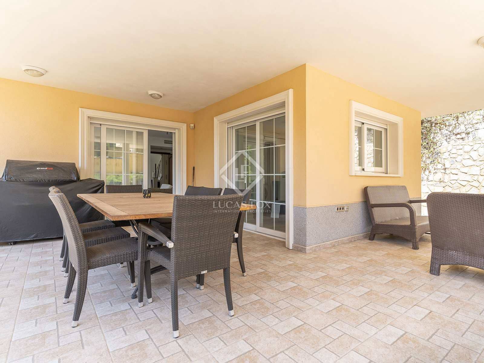 3 bedroom Villa for sale in Altea with pool garage - € 690,000 (Ref: 8459267)