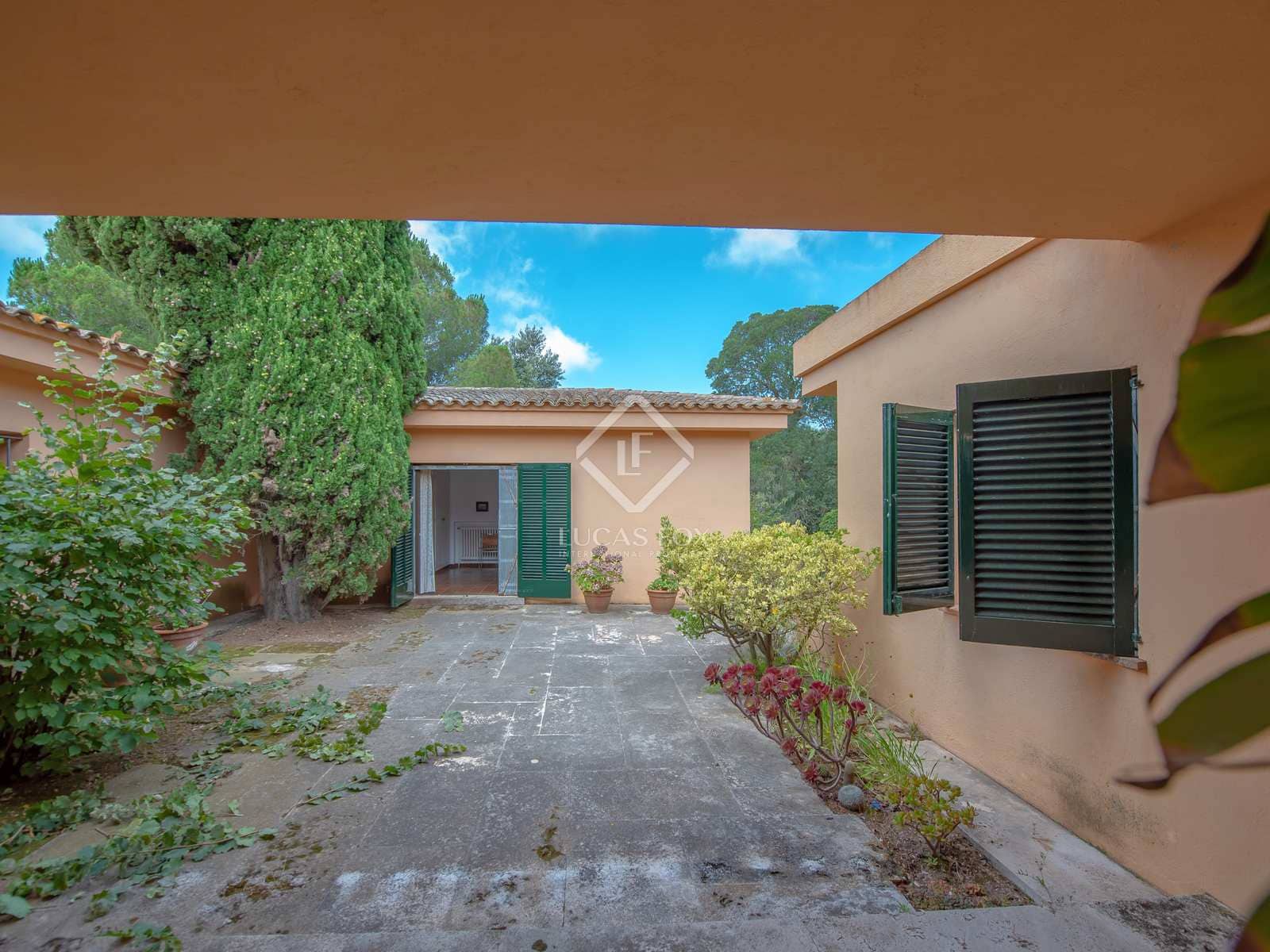 4 bedroom Villa for sale in Santa Cristina d'Aro with pool garage - € 1,000,000 (Ref: 8462285)