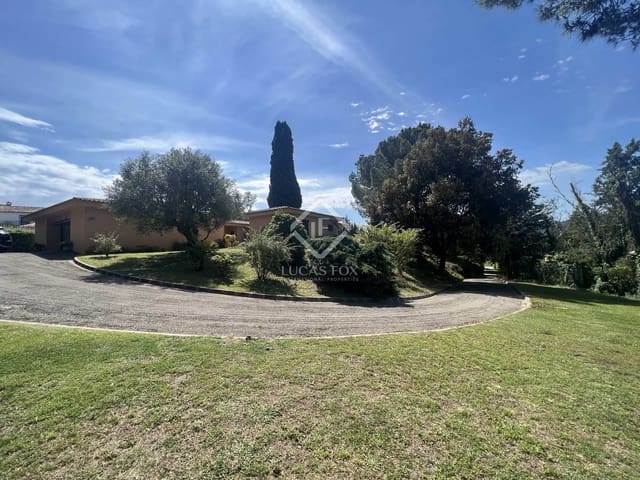 4 bedroom Villa for sale in Santa Cristina d'Aro with pool garage - € 1,000,000 (Ref: 8462285)