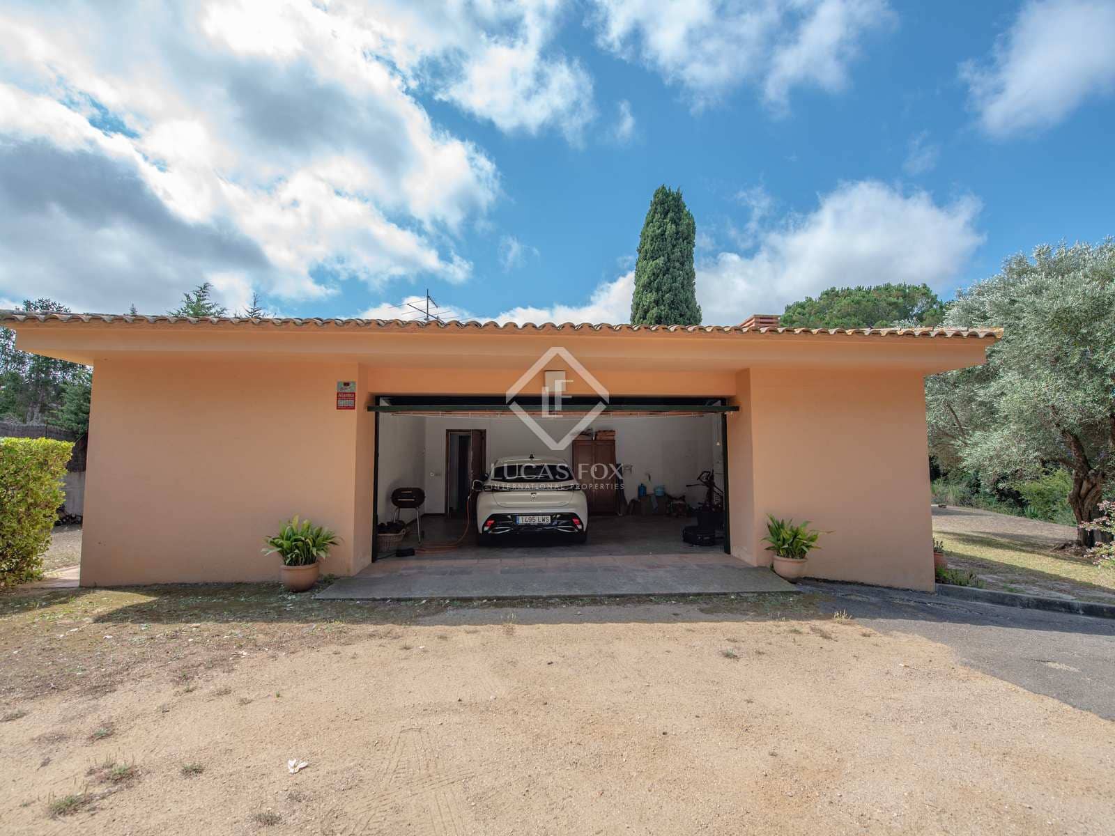 4 bedroom Villa for sale in Santa Cristina d'Aro with pool garage - € 1,000,000 (Ref: 8462285)