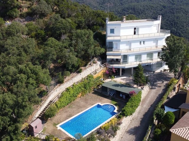 6 sypialnia Willa na sprzedaż w Santa Cristina d'Aro z basenem garażem - 1 500 000 € (Ref: 8467077)