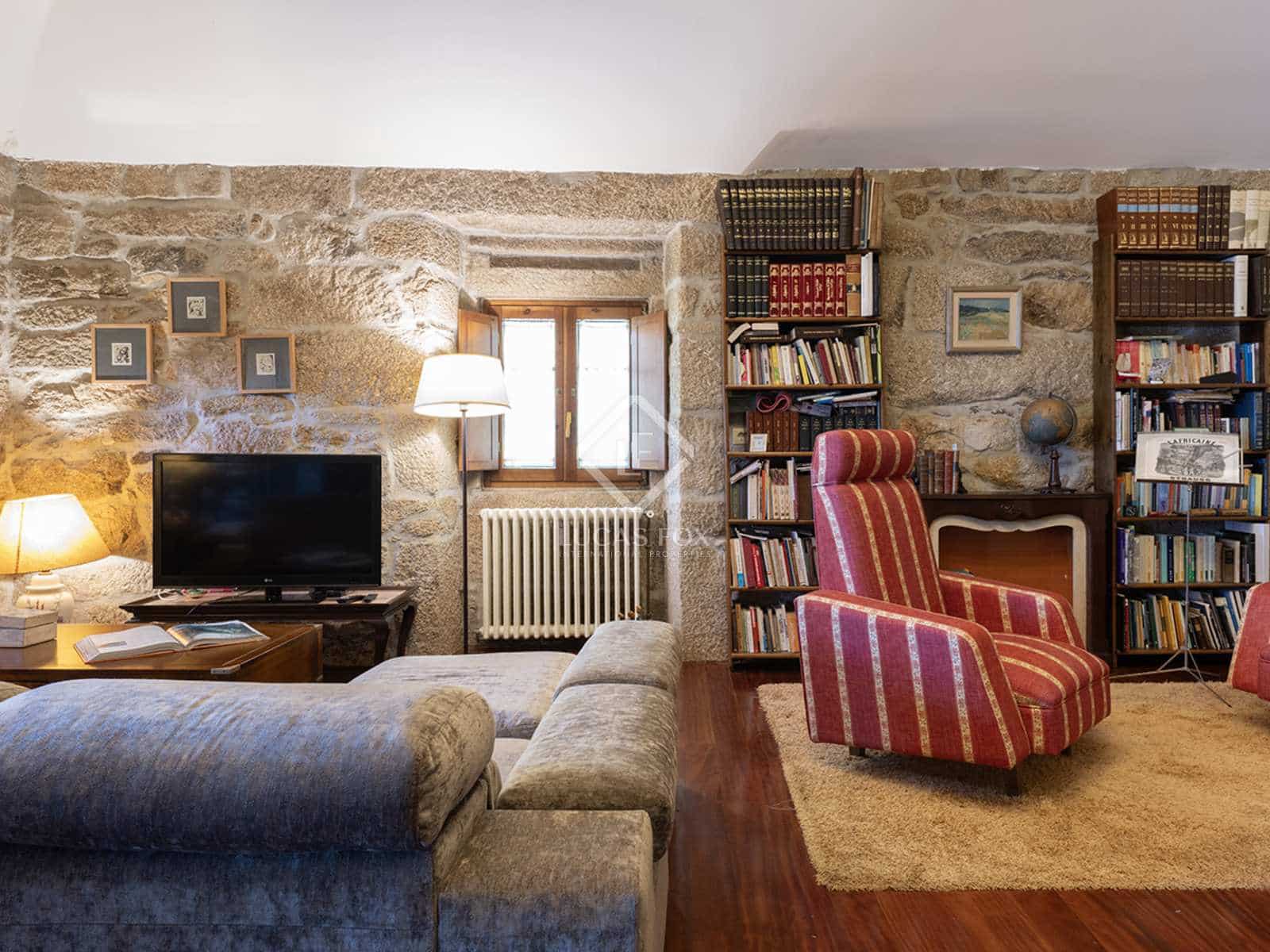 6 soveværelse Finca/Landehus til salg i Boboras med garage - € 355.000 (Ref: 8467083)