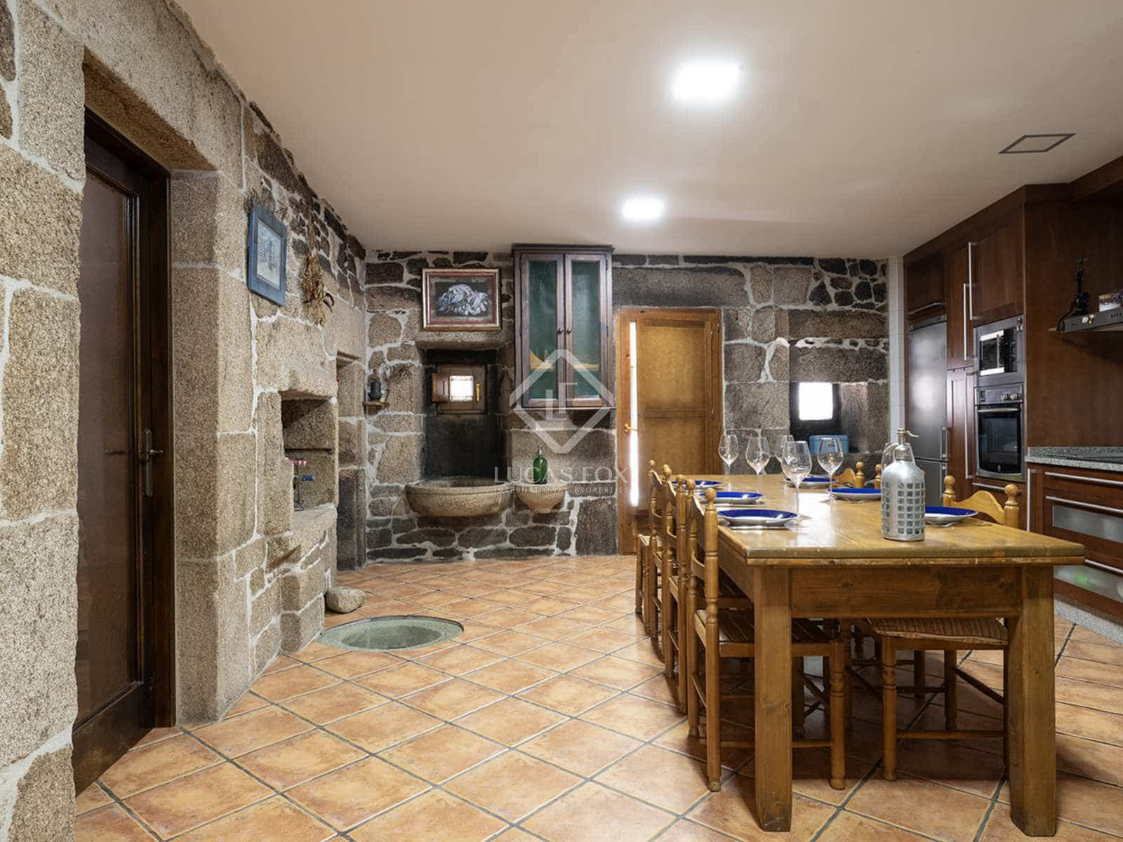 6 soveværelse Finca/Landehus til salg i Boboras med garage - € 355.000 (Ref: 8467083)