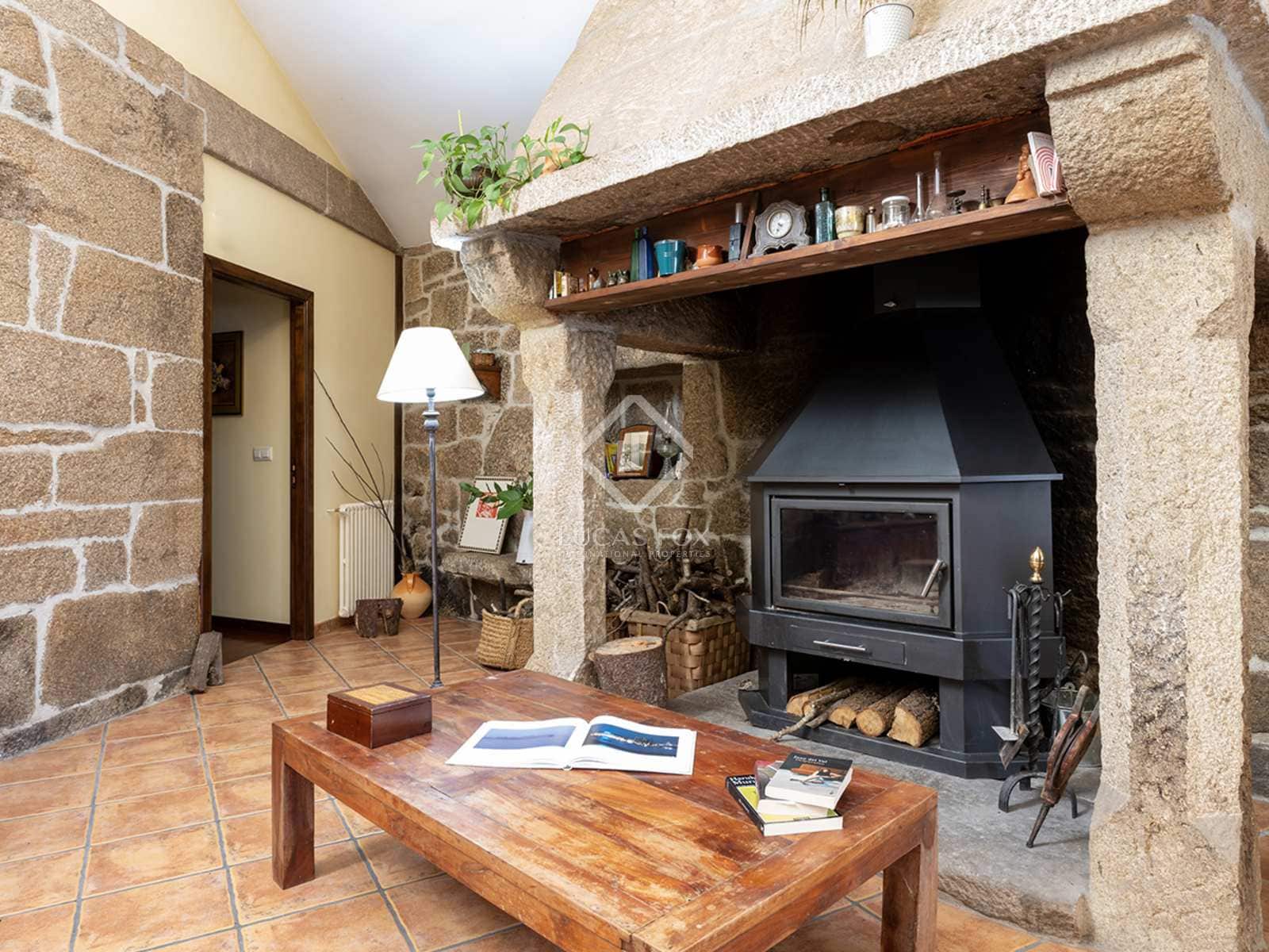 6 soveværelse Finca/Landehus til salg i Boboras med garage - € 355.000 (Ref: 8467083)