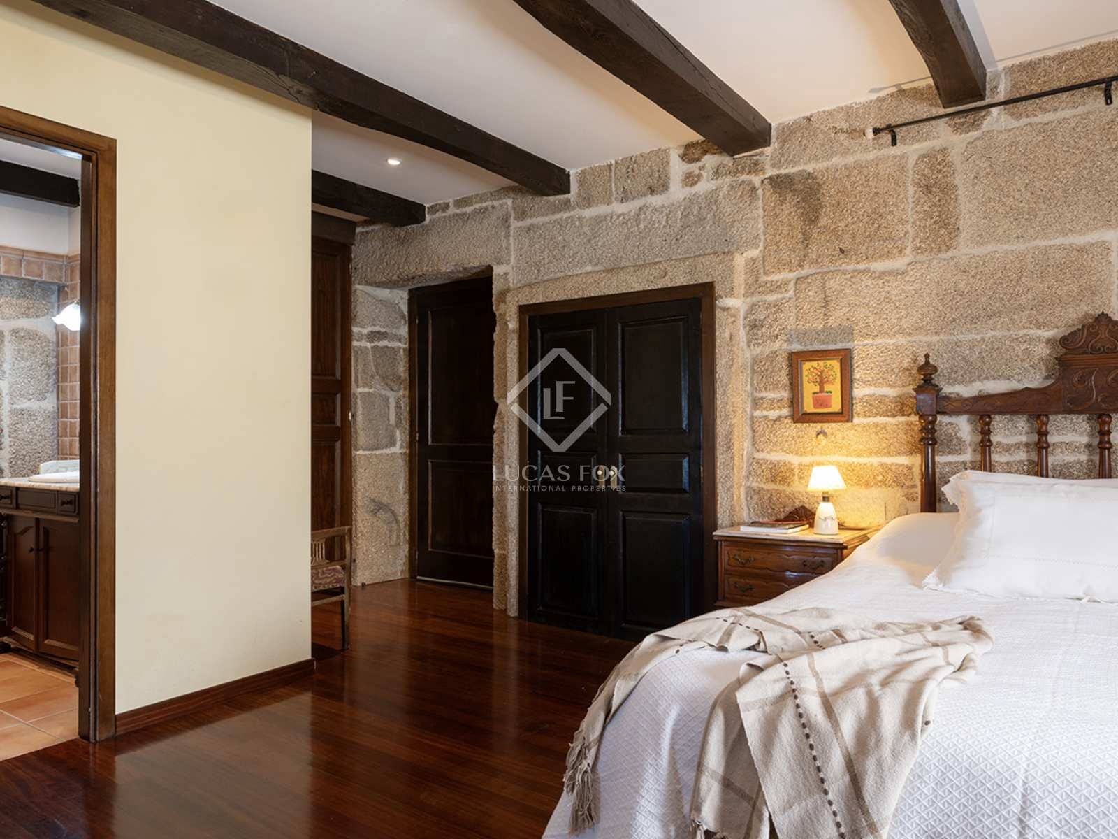 6 soveværelse Finca/Landehus til salg i Boboras med garage - € 355.000 (Ref: 8467083)