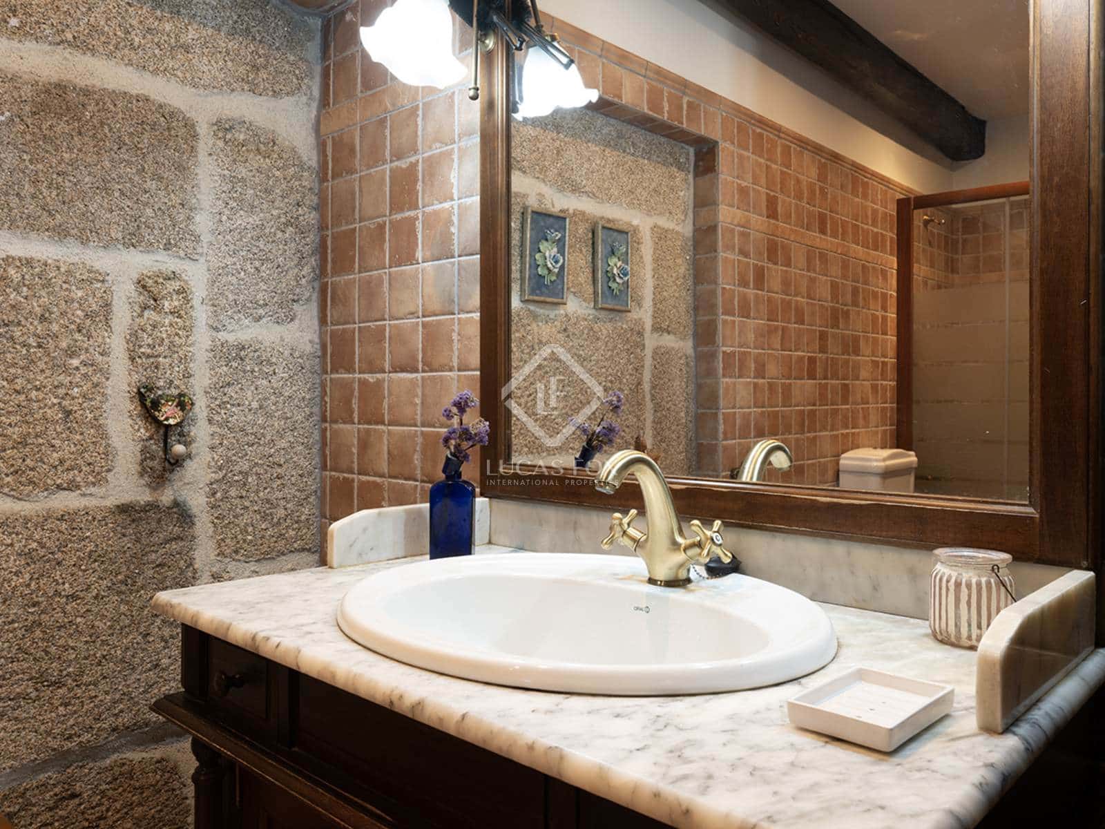 6 soveværelse Finca/Landehus til salg i Boboras med garage - € 355.000 (Ref: 8467083)