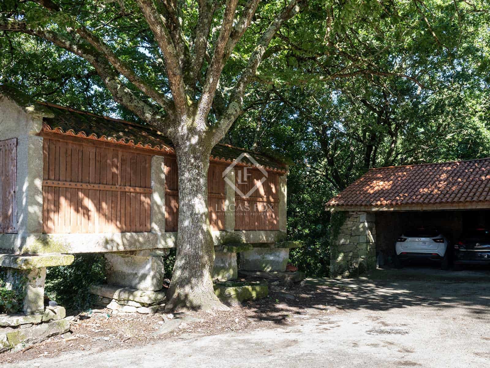 6 soveværelse Finca/Landehus til salg i Boboras med garage - € 355.000 (Ref: 8467083)