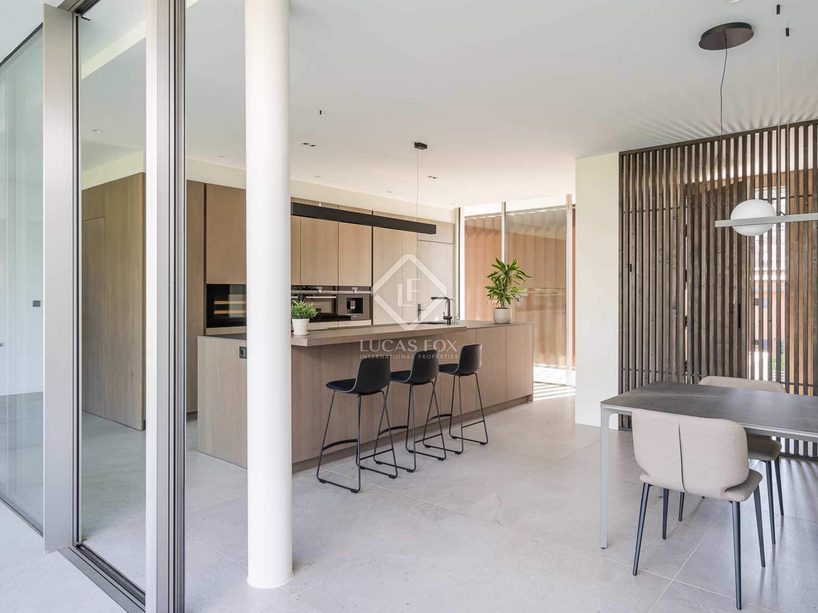 4 bedroom Villa for sale in Vallromanes with pool garage - € 1,350,000 (Ref: 8469113)