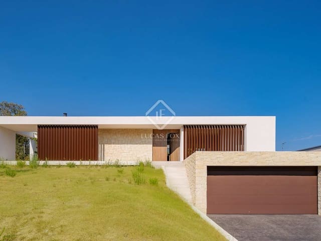 4 bedroom Villa for sale in Vallromanes with pool garage - € 1,350,000 (Ref: 8469113)