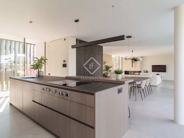 4 bedroom Villa for sale in Vallromanes with pool garage - € 1,350,000 (Ref: 8469113)