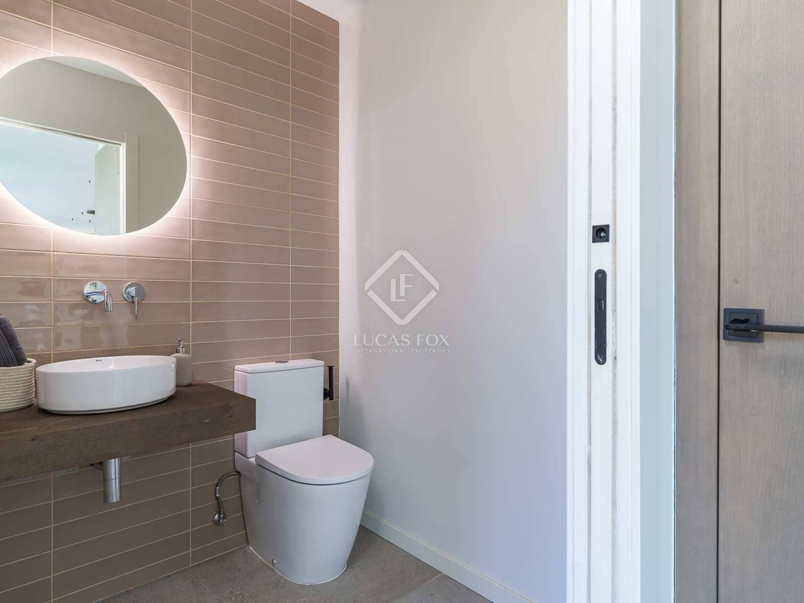 4 bedroom Villa for sale in Vallromanes with pool garage - € 1,350,000 (Ref: 8469113)