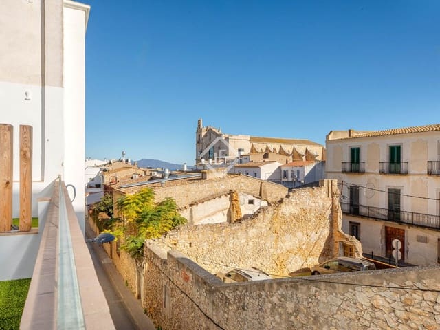 4 bedroom Villa for sale in L'Escala with garage - € 595,000 (Ref: 8469485)