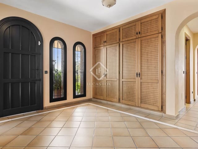 5 slaapkamer Villa te koop in Estepona - € 2.300.000 (Ref: 8475463)