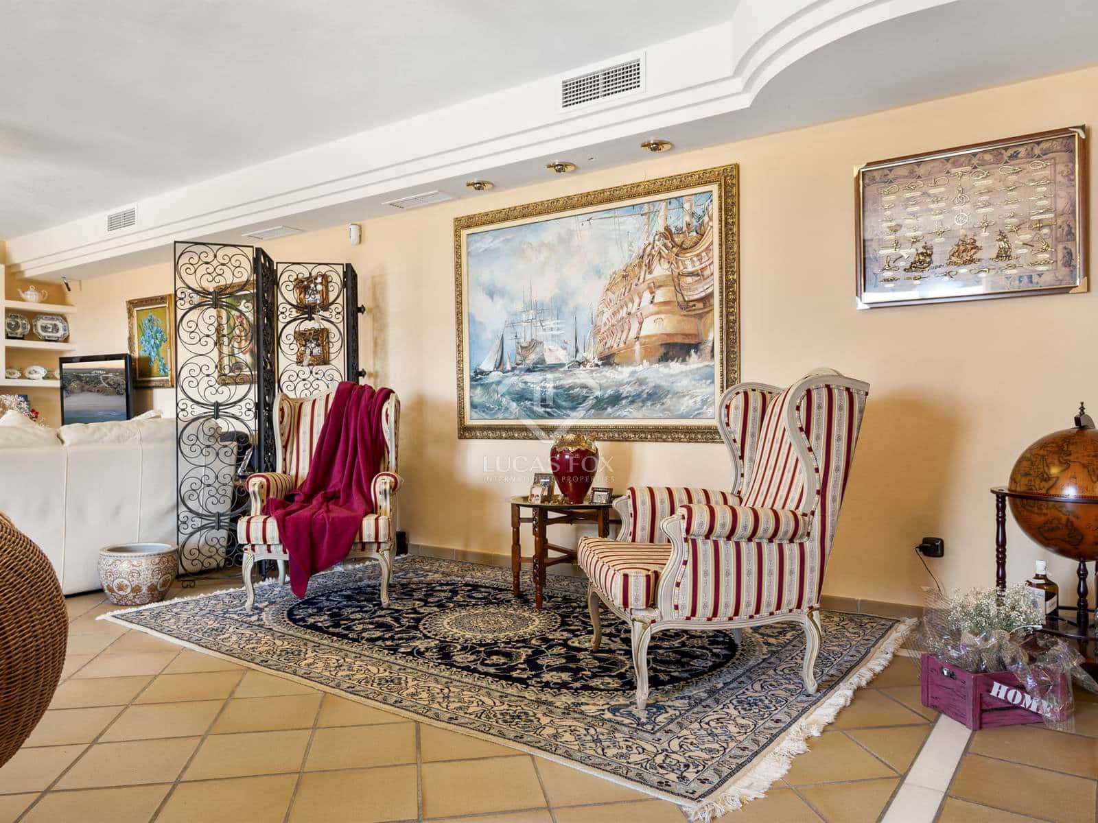 5 bedroom Villa for sale in Estepona - € 2,300,000 (Ref: 8475463)