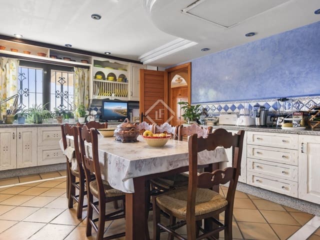 5 slaapkamer Villa te koop in Estepona - € 2.300.000 (Ref: 8475463)