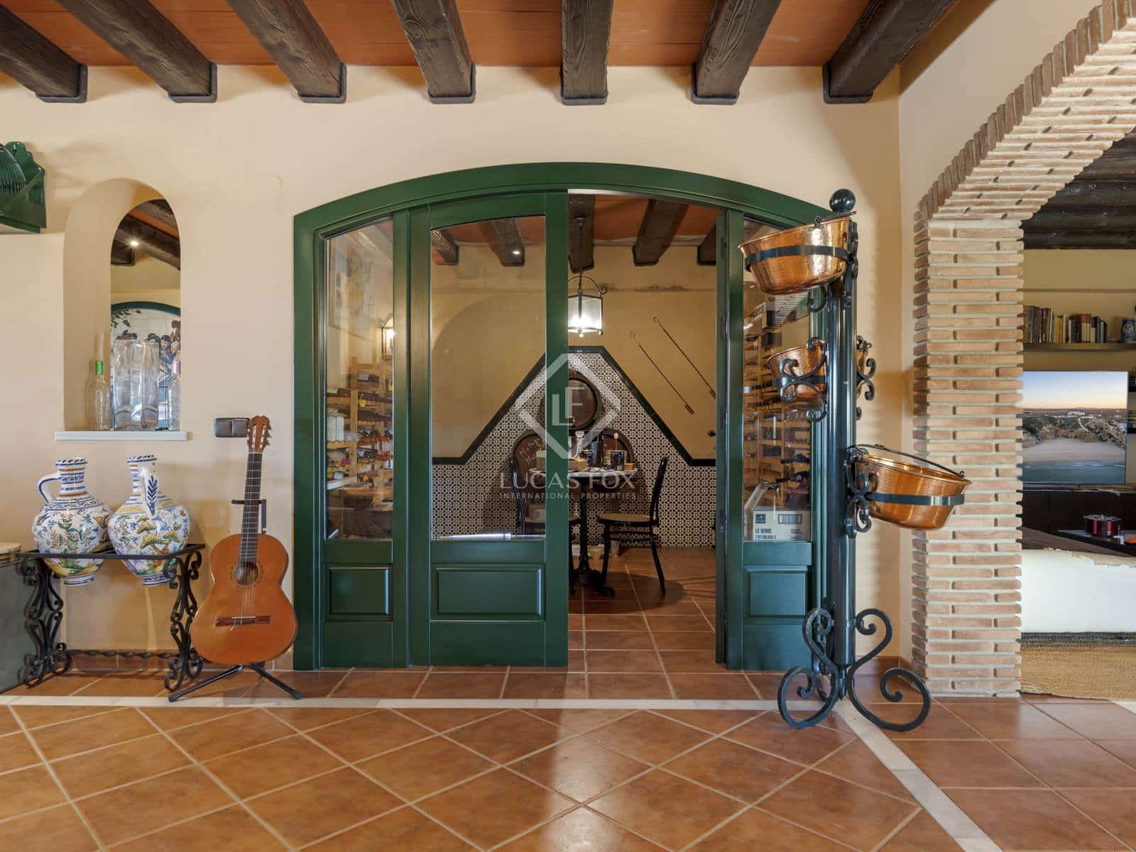 5 bedroom Villa for sale in Estepona - € 2,300,000 (Ref: 8475463)