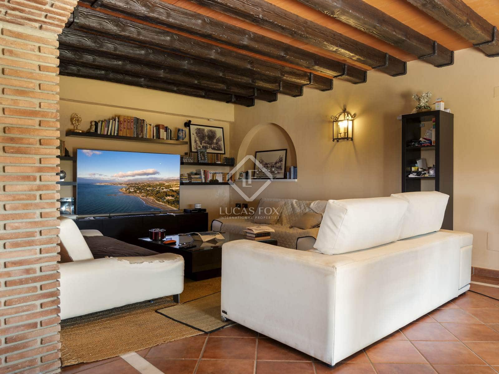 5 bedroom Villa for sale in Estepona - € 2,300,000 (Ref: 8475463)