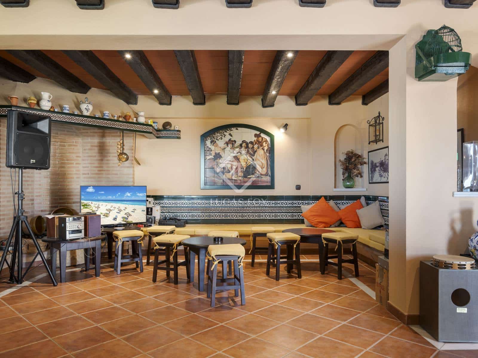 5 bedroom Villa for sale in Estepona - € 2,300,000 (Ref: 8475463)