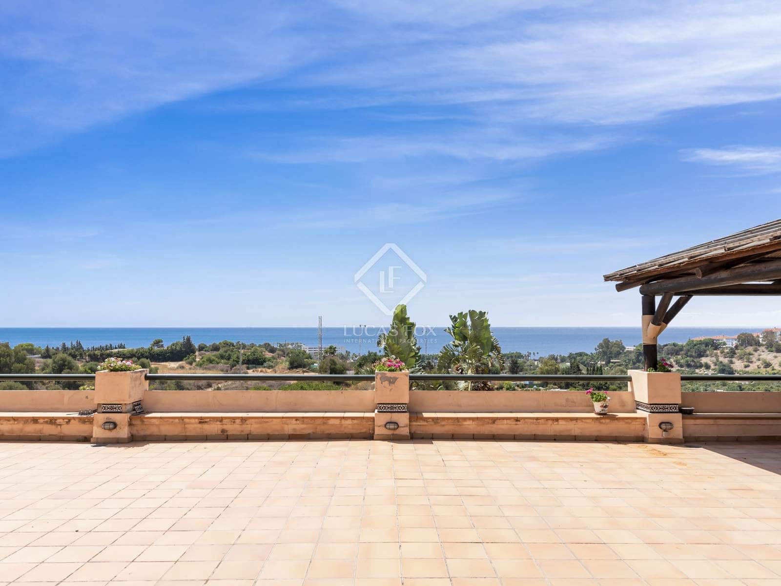 5 bedroom Villa for sale in Estepona - € 2,300,000 (Ref: 8475463)