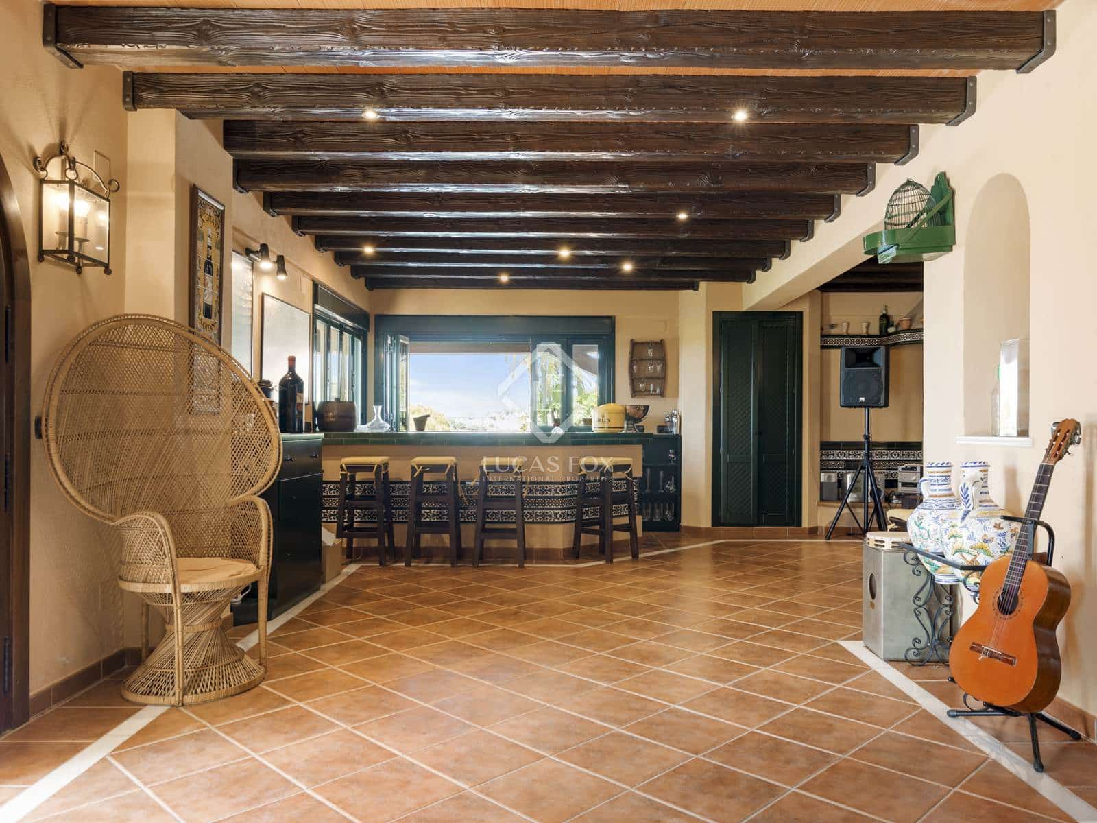 5 bedroom Villa for sale in Estepona - € 2,300,000 (Ref: 8475463)