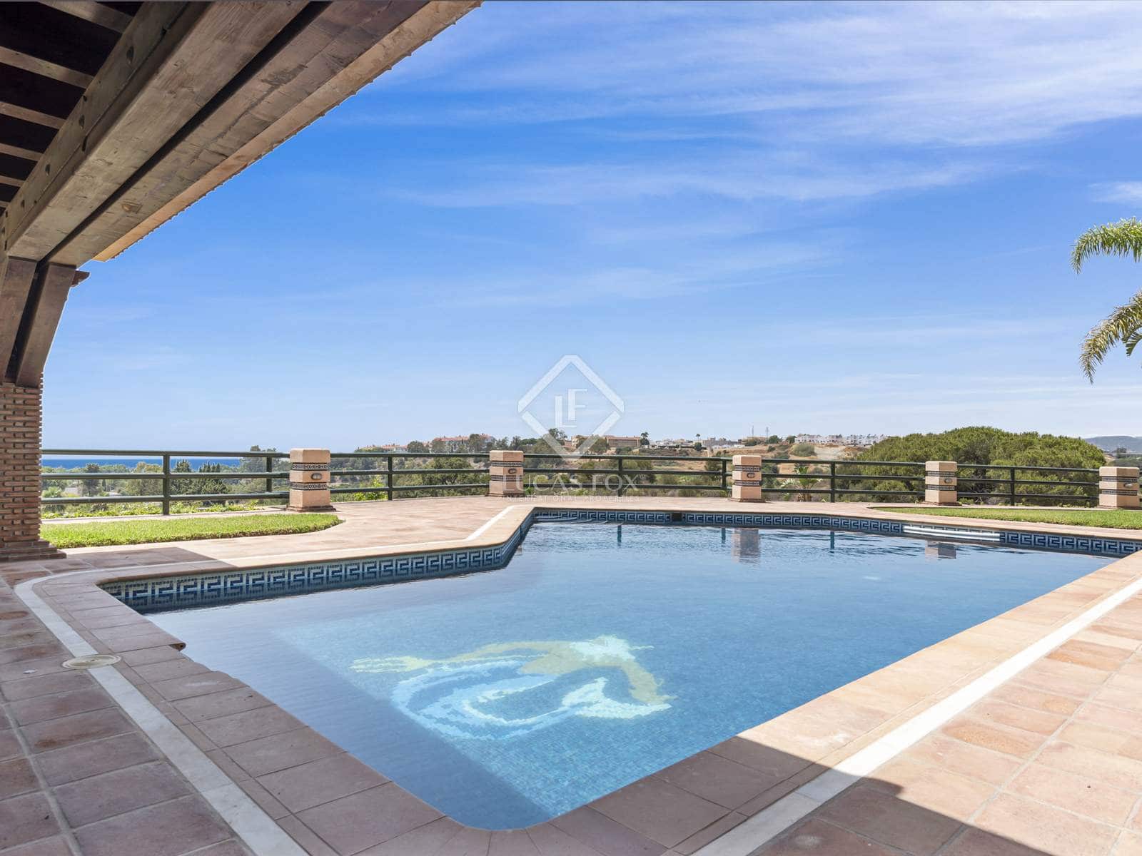 5 bedroom Villa for sale in Estepona - € 2,300,000 (Ref: 8475463)