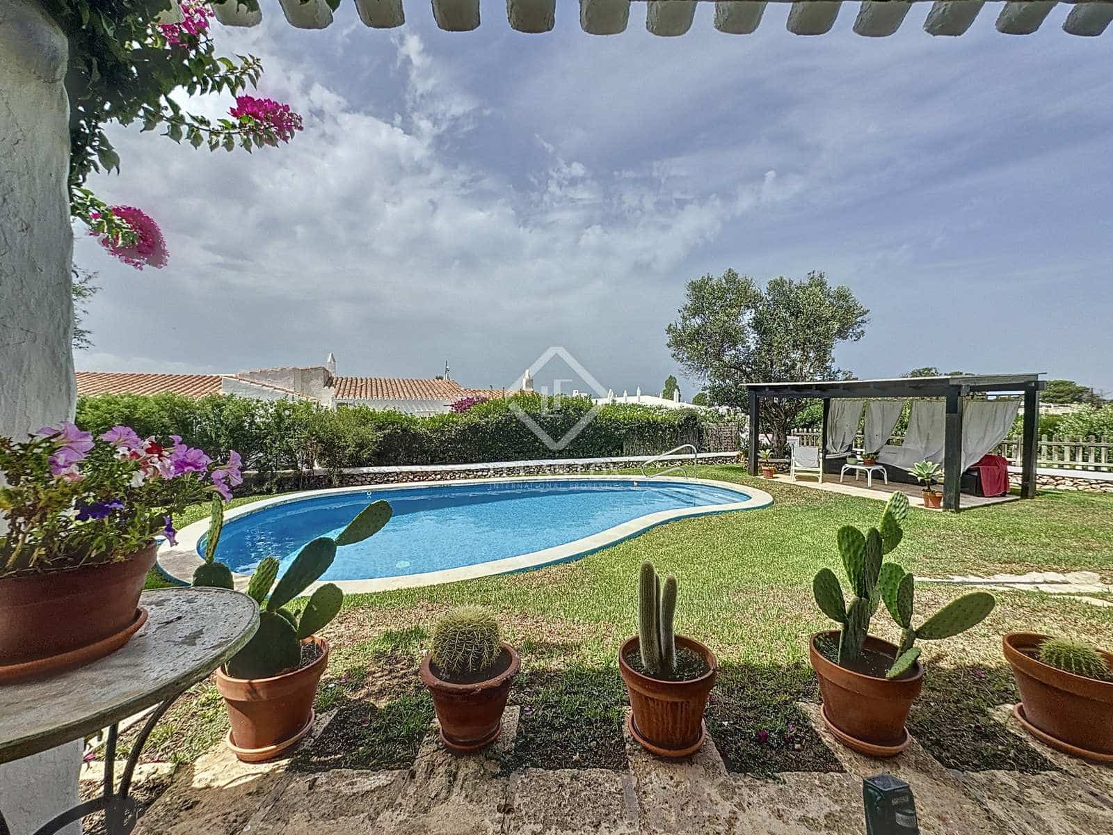 7 soveværelse Villa til salg i San Luis / Sant Lluis med swimmingpool garage - € 1.350.000 (Ref: 8476931)