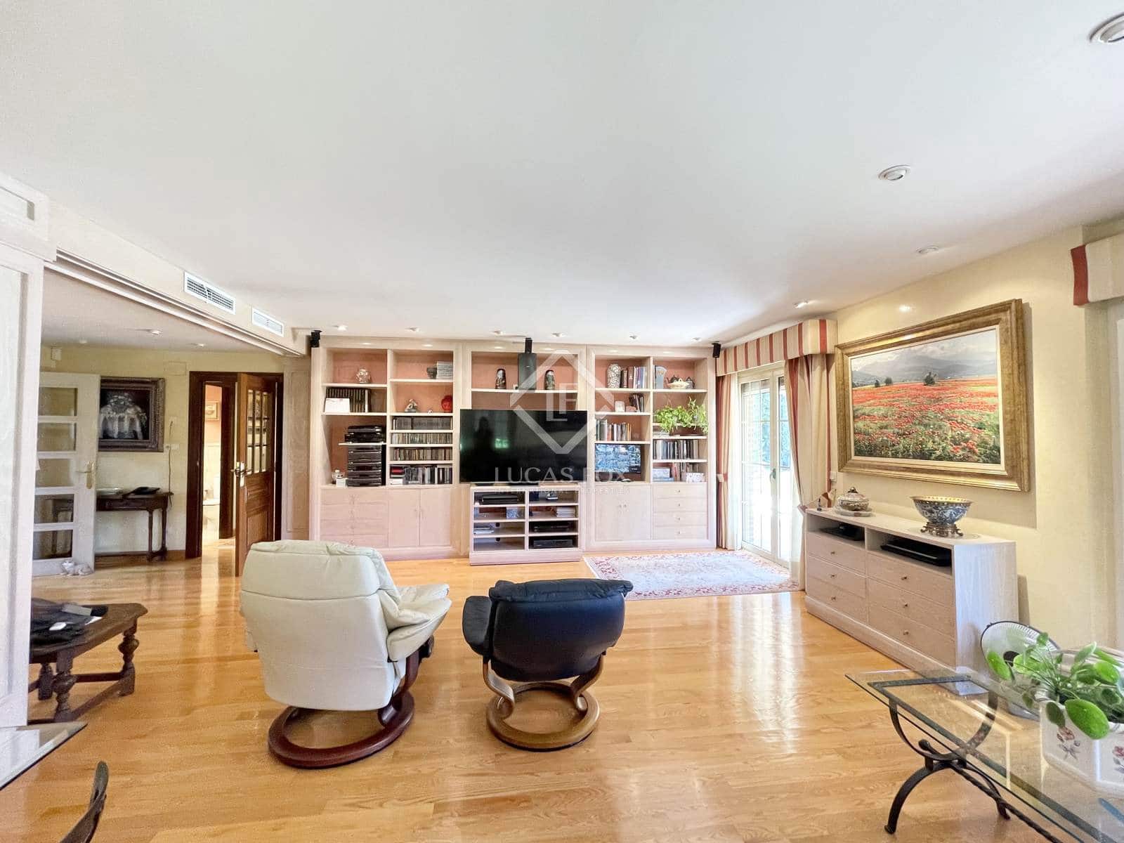 5 bedroom Villa for sale in Alicante / Alacant city with pool garage - € 1,590,000 (Ref: 8476991)