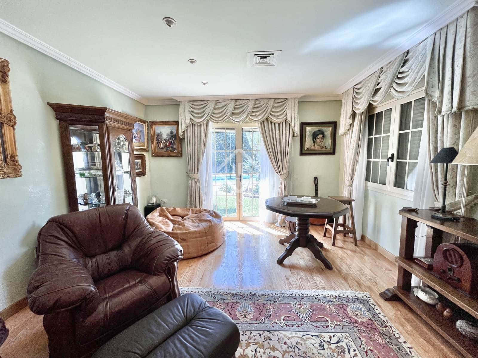 5 bedroom Villa for sale in Alicante / Alacant city with pool garage - € 1,590,000 (Ref: 8476991)