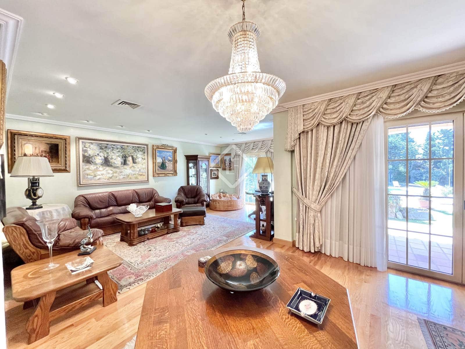 5 bedroom Villa for sale in Alicante / Alacant city with pool garage - € 1,590,000 (Ref: 8476991)