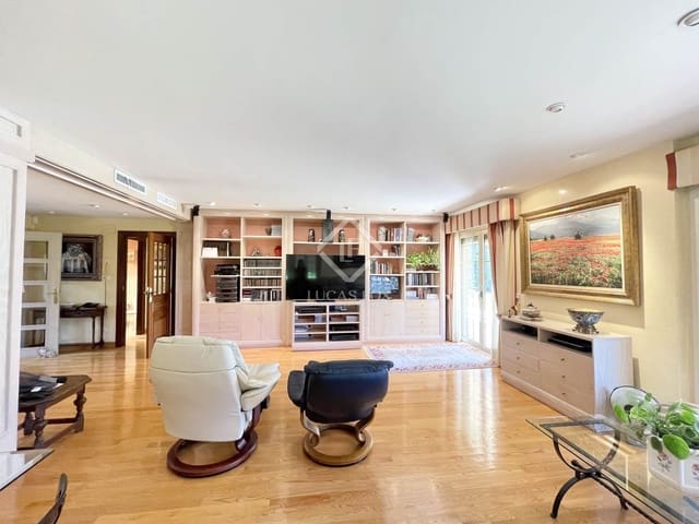 5 Zimmer Villa zu verkaufen in Alicante / Alacant Stadt mit Pool Garage - 1.590.000 € (Ref: 8476991)