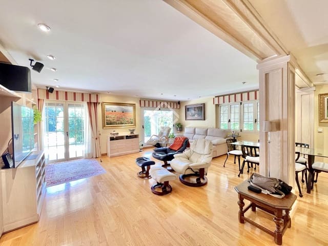 5 Zimmer Villa zu verkaufen in Alicante / Alacant Stadt mit Pool Garage - 1.590.000 € (Ref: 8476991)