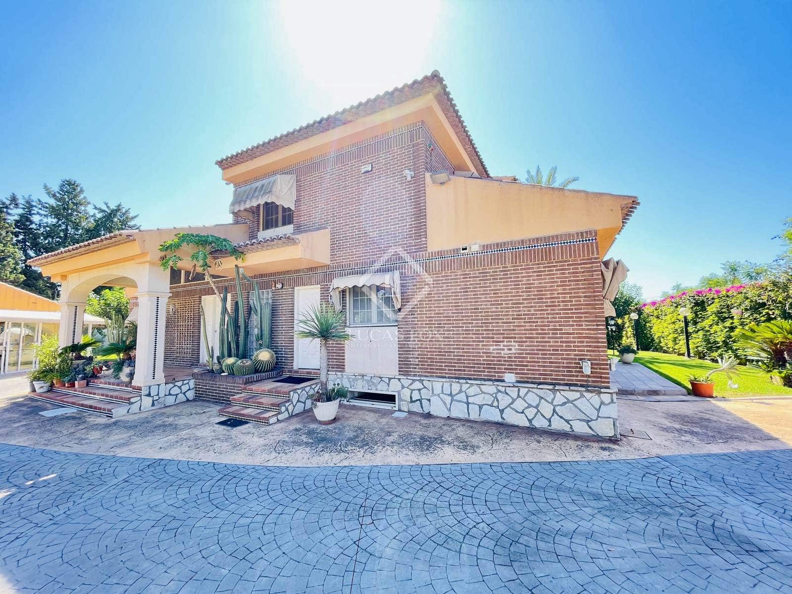 5 bedroom Villa for sale in Alicante / Alacant city with pool garage - € 1,590,000 (Ref: 8476991)
