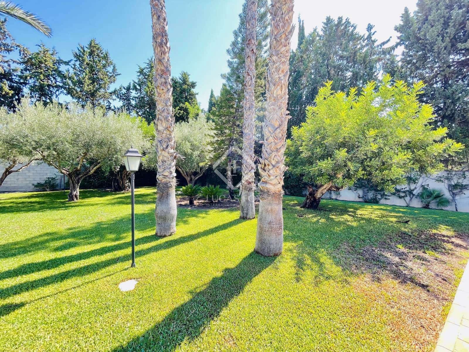 5 bedroom Villa for sale in Alicante / Alacant city with pool garage - € 1,590,000 (Ref: 8476991)