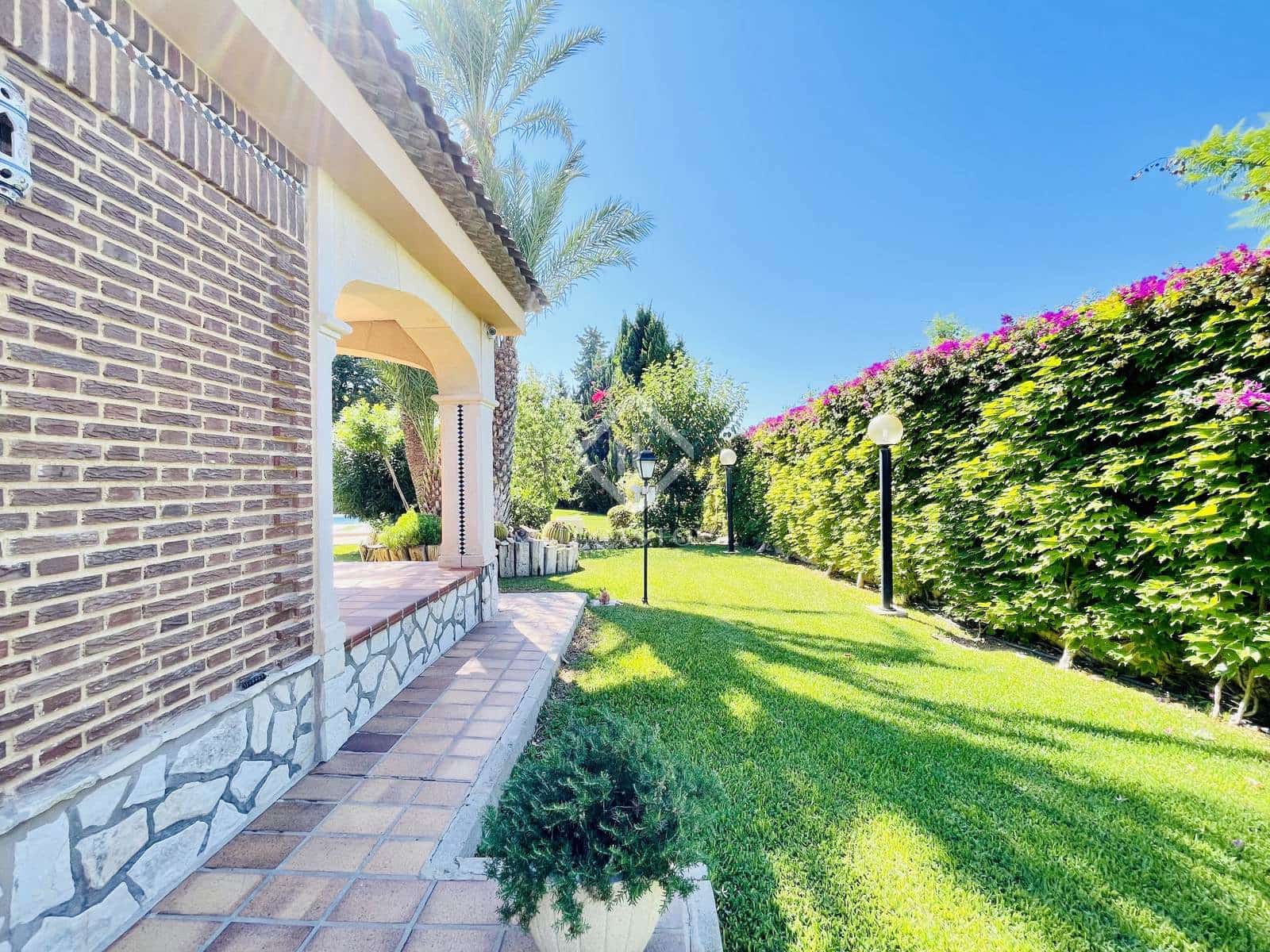5 bedroom Villa for sale in Alicante / Alacant city with pool garage - € 1,590,000 (Ref: 8476991)