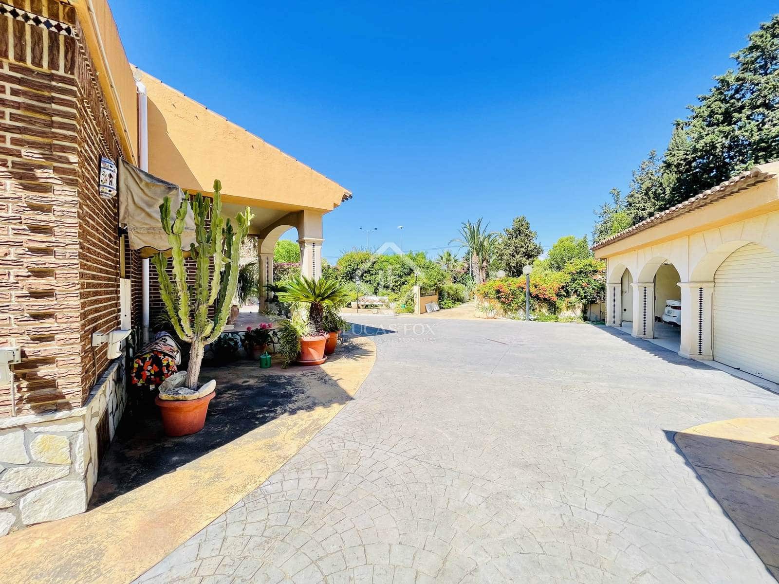 5 bedroom Villa for sale in Alicante / Alacant city with pool garage - € 1,590,000 (Ref: 8476991)