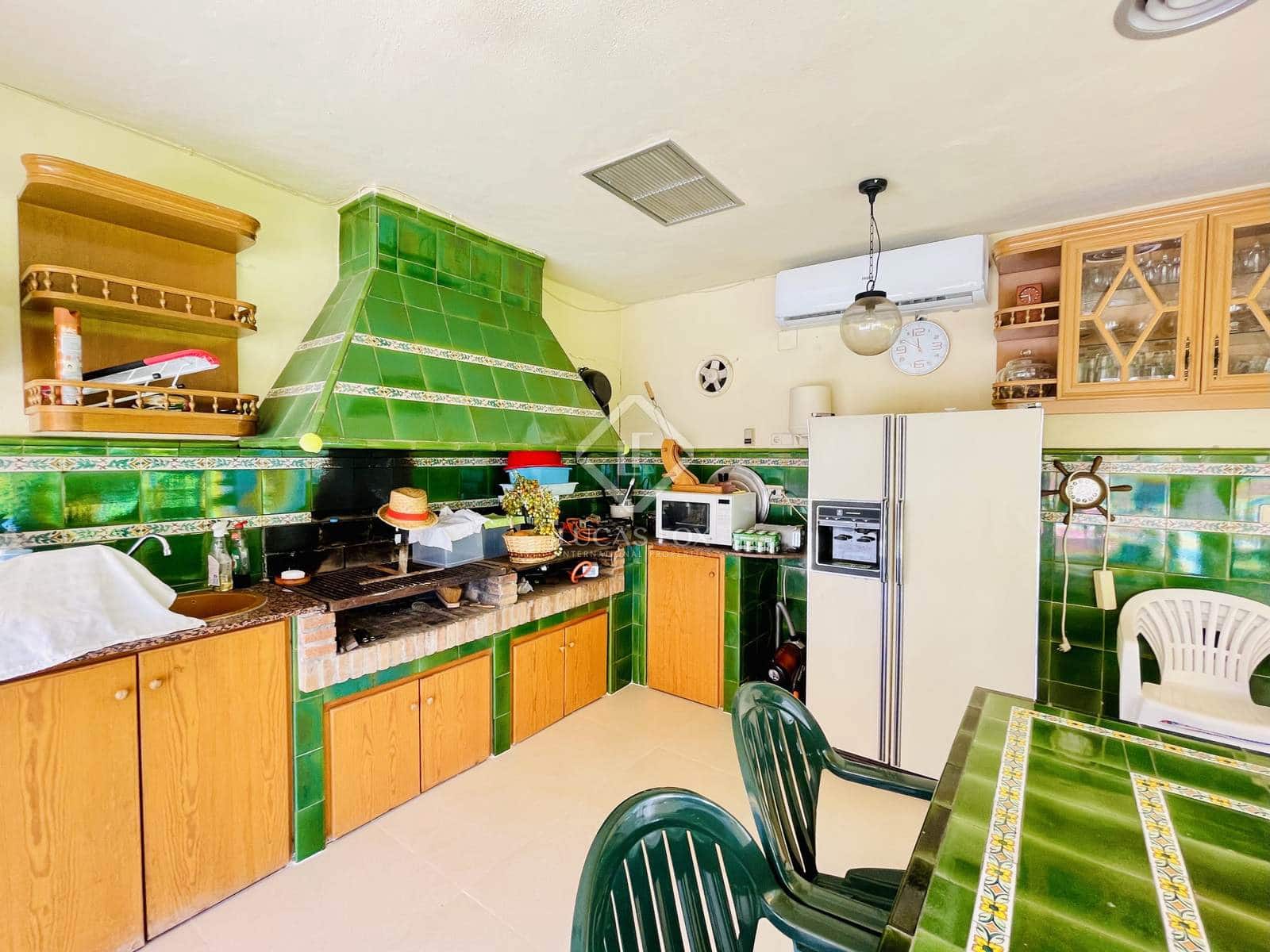 5 bedroom Villa for sale in Alicante / Alacant city with pool garage - € 1,590,000 (Ref: 8476991)