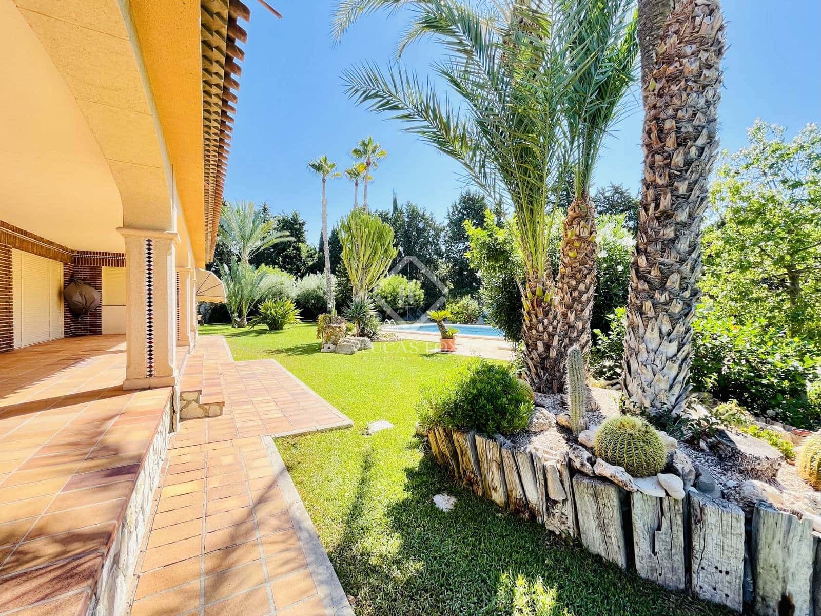 5 bedroom Villa for sale in Alicante / Alacant city with pool garage - € 1,590,000 (Ref: 8476991)