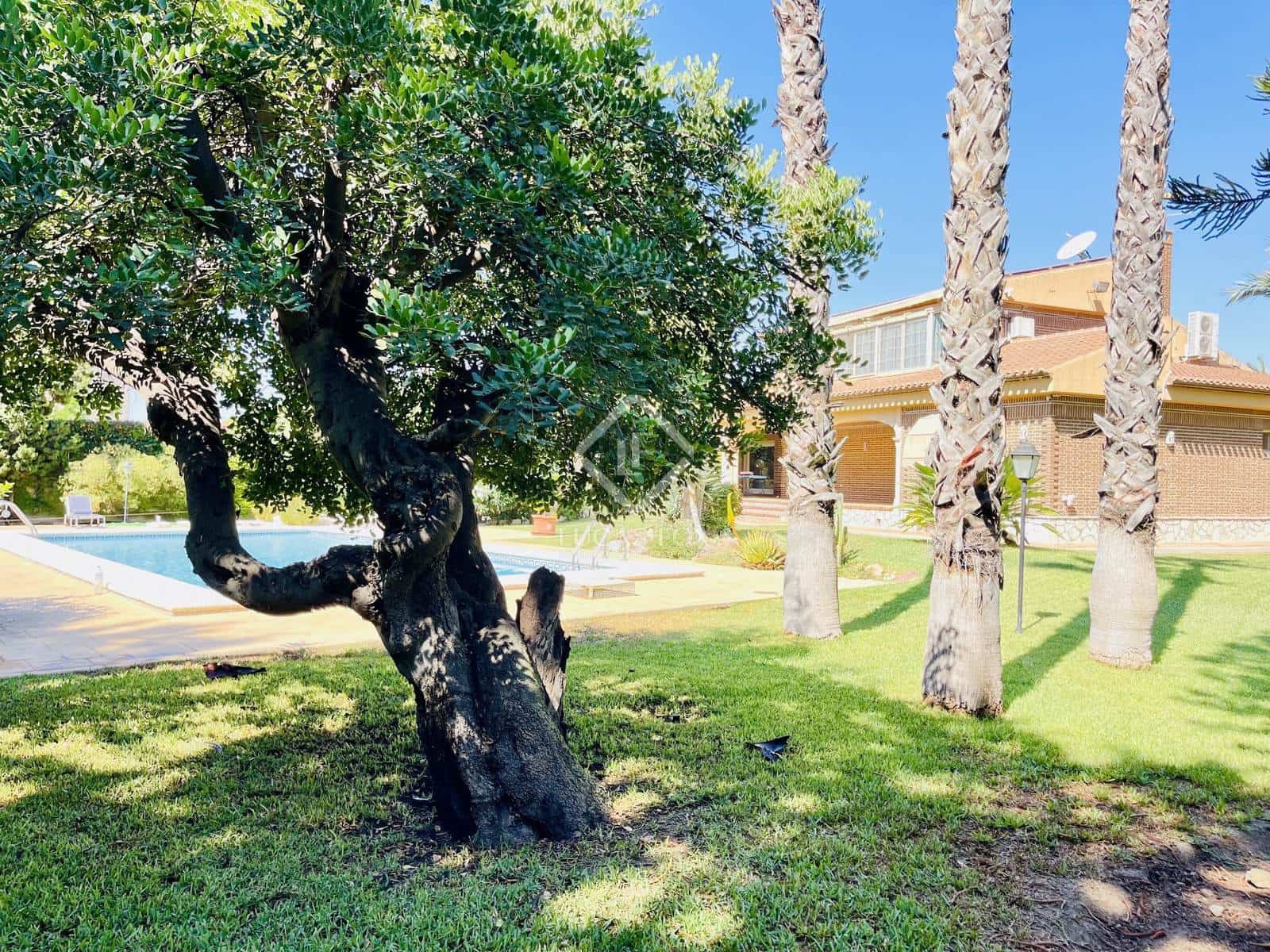 5 bedroom Villa for sale in Alicante / Alacant city with pool garage - € 1,590,000 (Ref: 8476991)