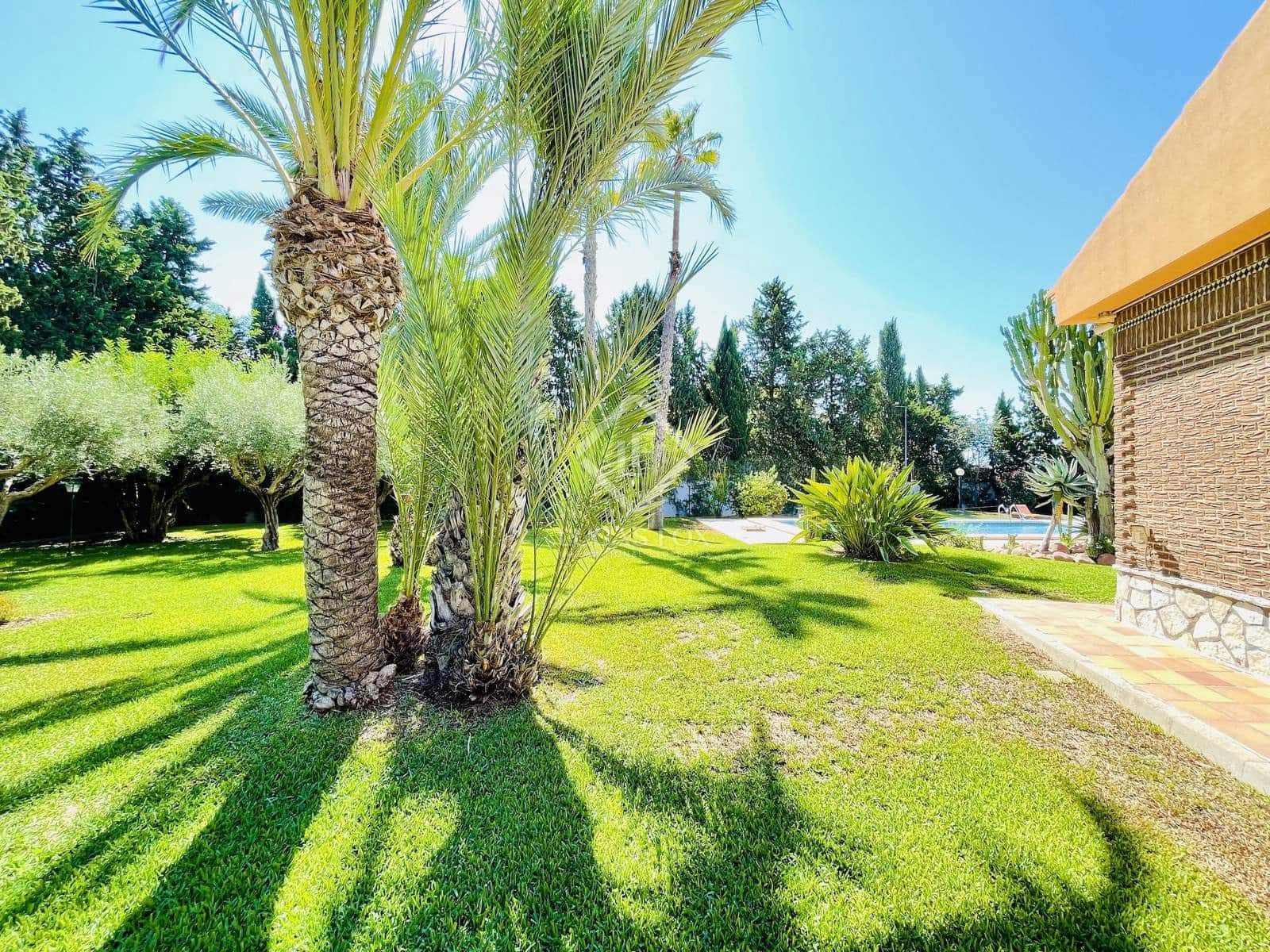 5 bedroom Villa for sale in Alicante / Alacant city with pool garage - € 1,590,000 (Ref: 8476991)