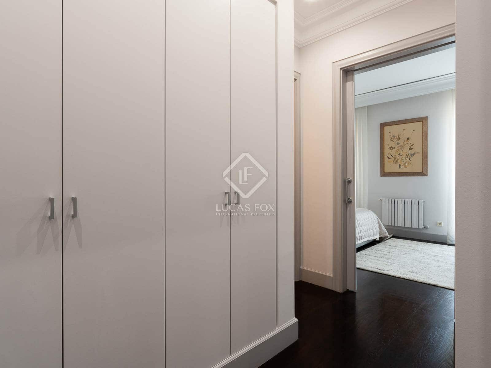 3 bedroom Apartment for rent in Barcelona city - € 9,800 (Ref: 8476992)