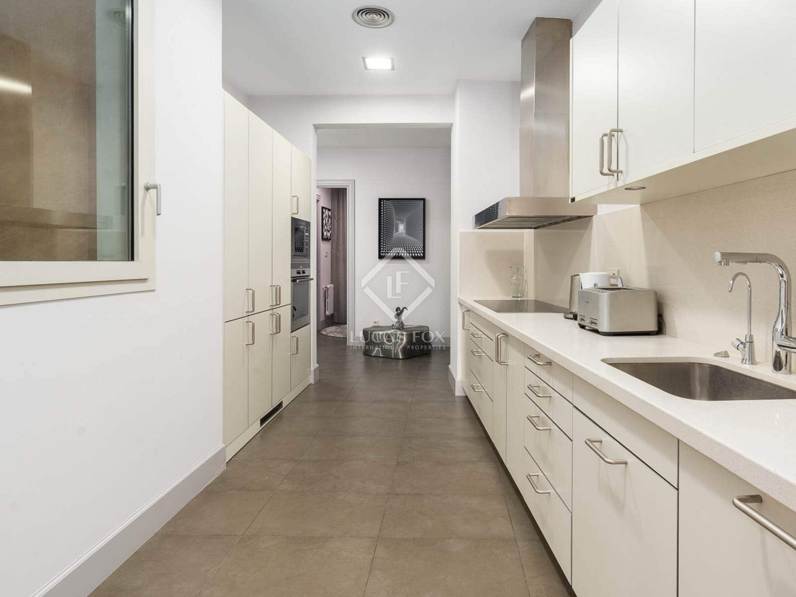 3 bedroom Apartment for rent in Barcelona city - € 9,800 (Ref: 8476992)