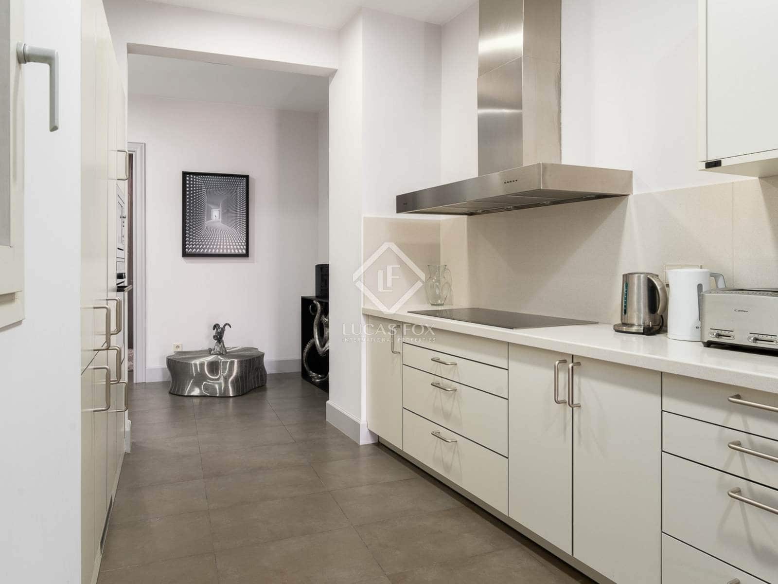 3 bedroom Apartment for rent in Barcelona city - € 9,800 (Ref: 8476992)