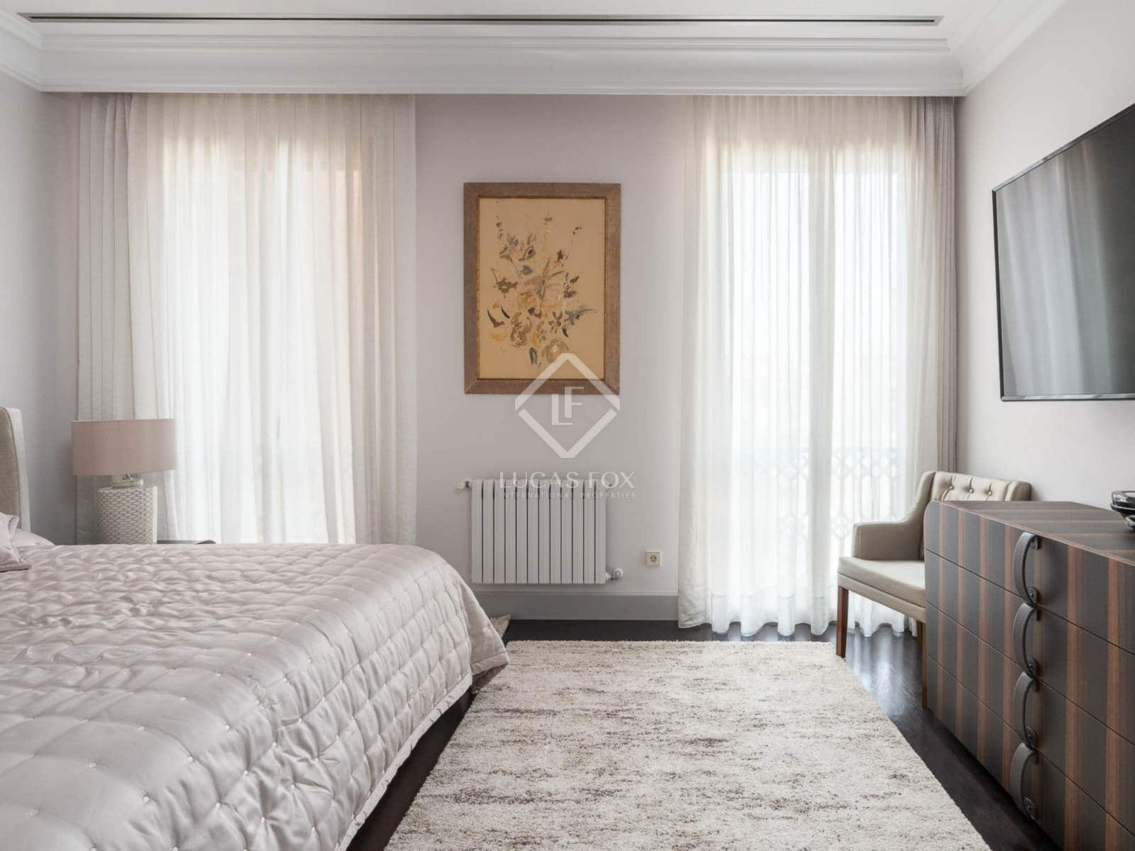 3 bedroom Apartment for rent in Barcelona city - € 9,800 (Ref: 8476992)