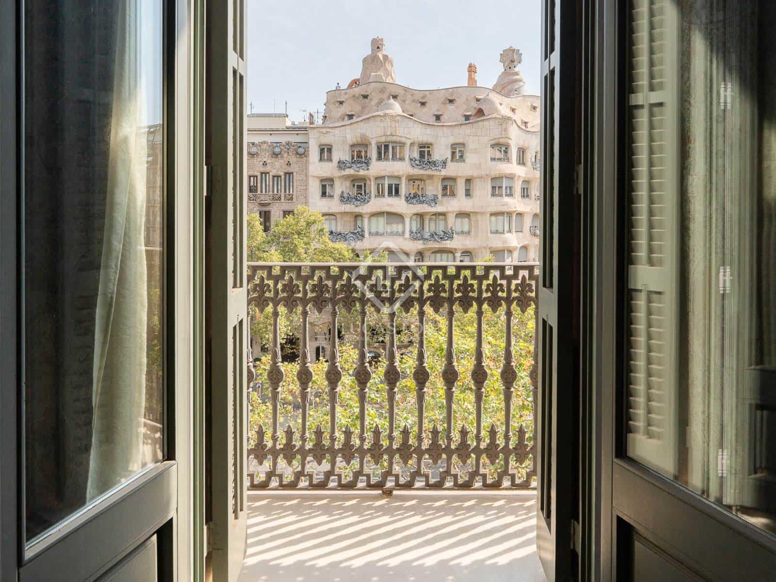 3 bedroom Apartment for rent in Barcelona city - € 9,800 (Ref: 8476992)