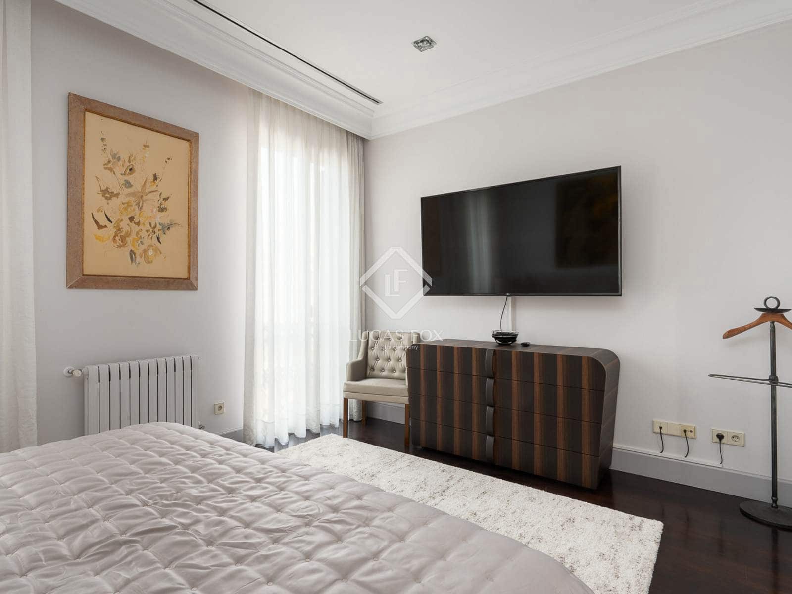 3 bedroom Apartment for rent in Barcelona city - € 9,800 (Ref: 8476992)