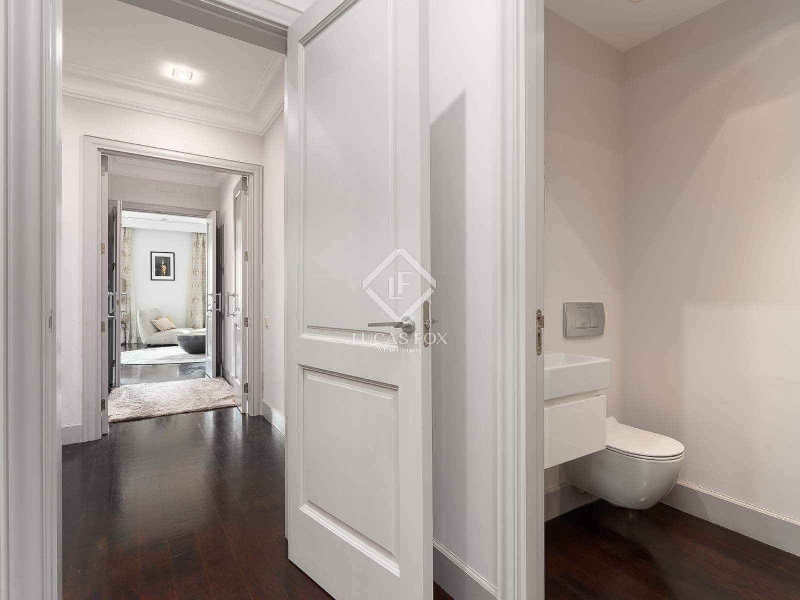 3 bedroom Apartment for rent in Barcelona city - € 9,800 (Ref: 8476992)