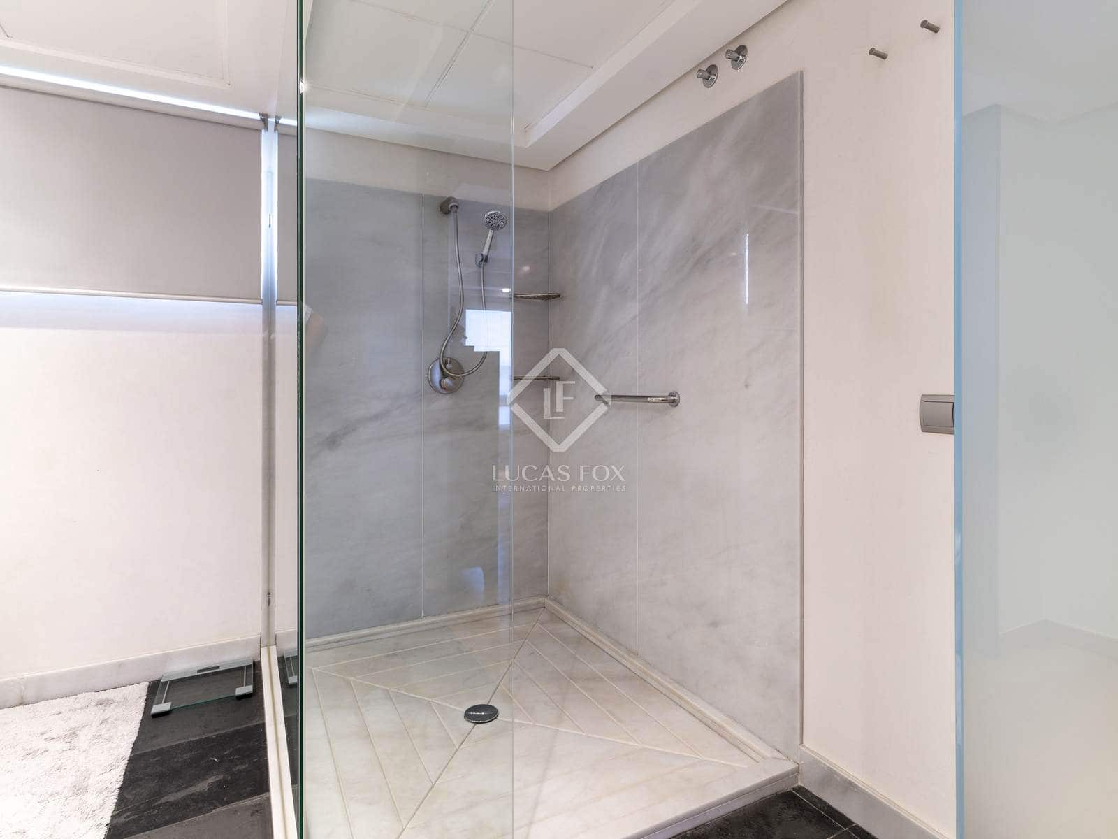 2 soveværelse Penthouse til salg i Valencia by med garage - € 2.100.000 (Ref: 8477027)