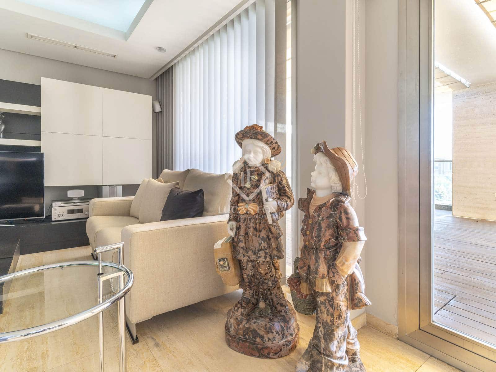 2 soveværelse Penthouse til salg i Valencia by med garage - € 2.100.000 (Ref: 8477027)