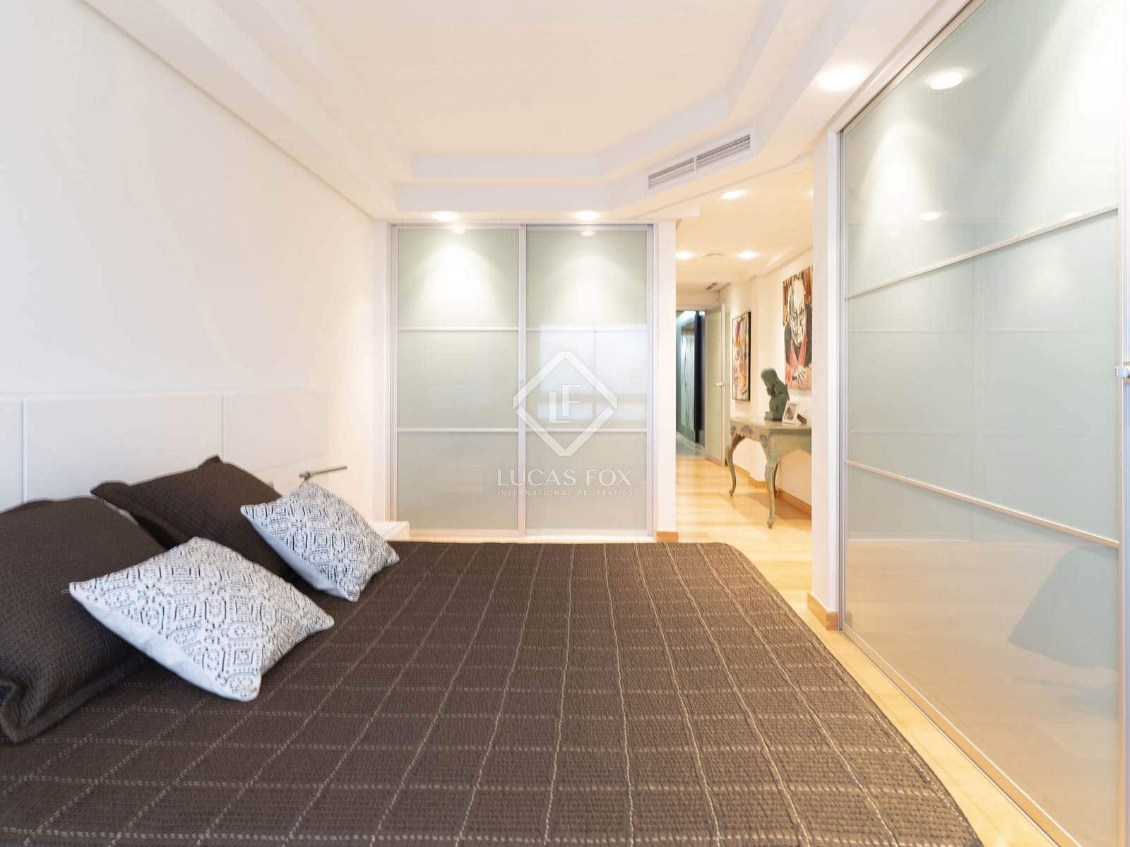 2 soveværelse Penthouse til salg i Valencia by med garage - € 2.100.000 (Ref: 8477027)